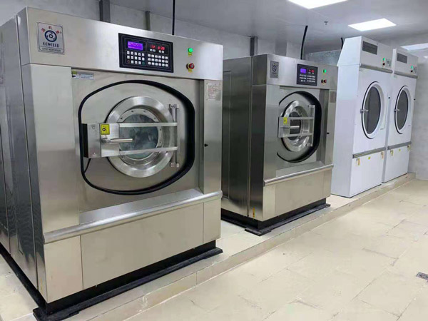 學校洗衣房設備的全自動洗脫機怎么使用？